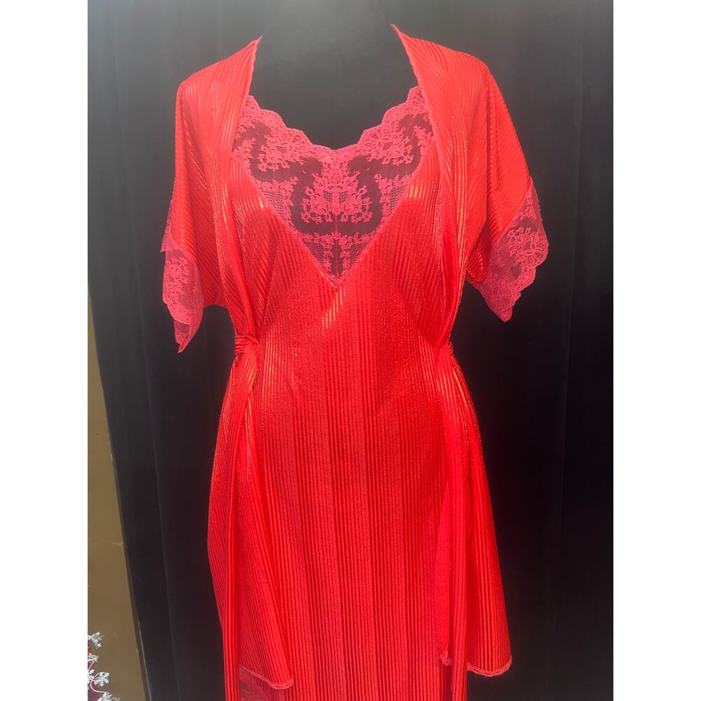 2 PC. VINTAGE MOVIE STAR ROBE/CHEMISE - Picture 2 of 4